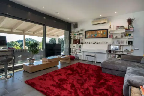 Chalet unifamiliar en Urb.Can Regassol
