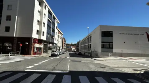 Local comercial en calle Uztarroz