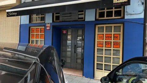 Local comercial en calle Nogalera