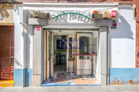 Local comercial en calle de Santa Elena, 4