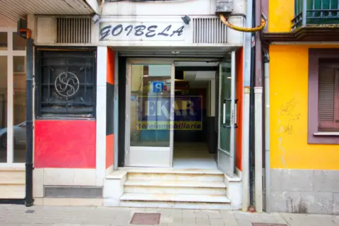Local comercial en calle de Santa Elena, 5
