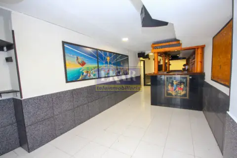 Local comercial en calle de Santa Elena, 5