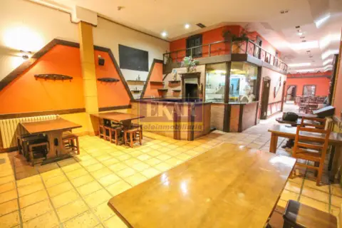 Local comercial en calle Larrechipi, 10