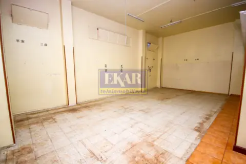 Local comercial en calle Pello Vishente