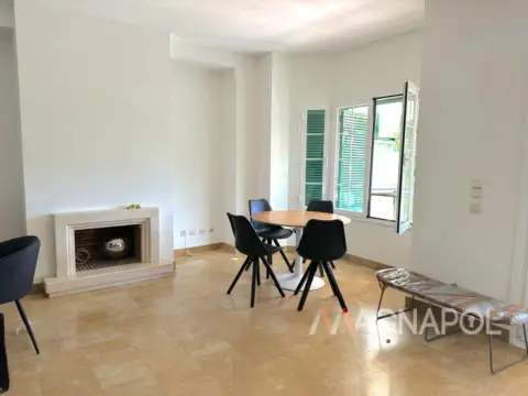 Chalet adosado en Próxima A Centro Comercial y Zona de Colegios