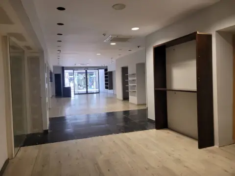 Local comercial en Carrer de la Rosa
