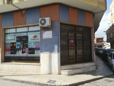 Local comercial en Los Dolores