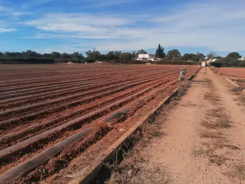 Terreno en Los Médicos-Santa Ana