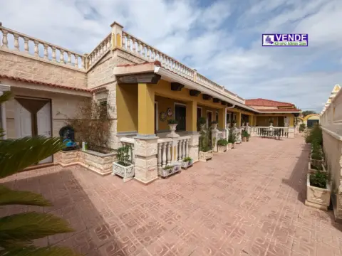 Chalet rústico en Polígono 4, nº 112