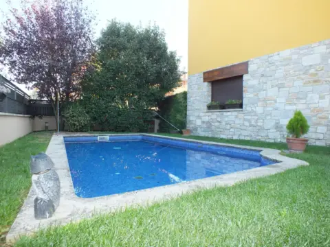 Casa pareada en Carrer de Josep Ventura