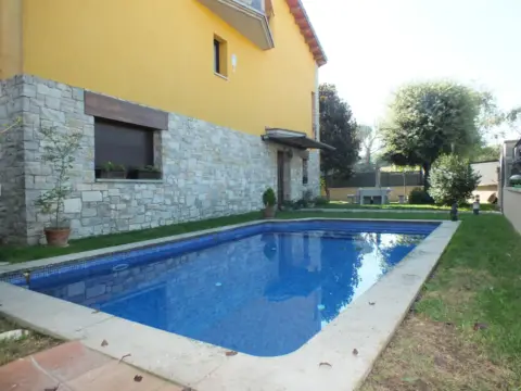 Casa pareada en Carrer de Josep Ventura