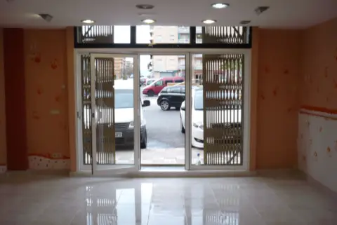 Local comercial en calle Bloc Argentina Esc C Local 1, nº 1