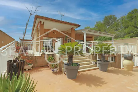 Chalet en Montserrat