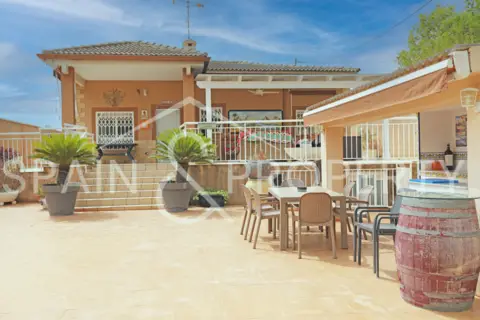 Chalet en Montserrat