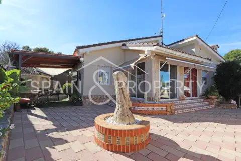 Chalet en Montserrat