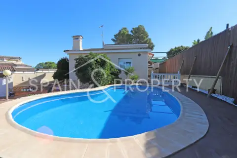Chalet en Montserrat