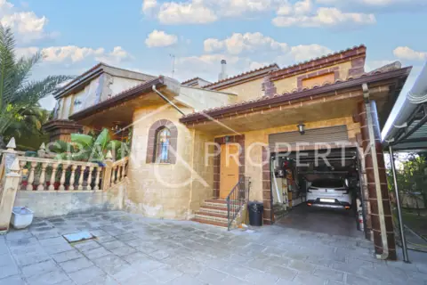 Chalet en Montserrat