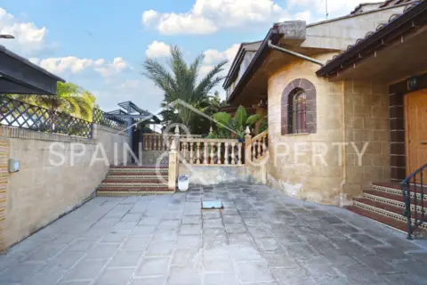 Chalet en Montserrat