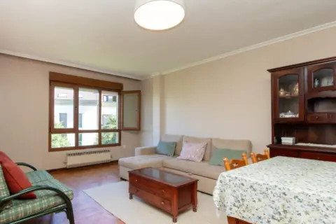 Flat in calle Celso Amieva, 20