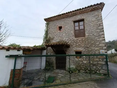 Casa en calle Niembro, nº 1