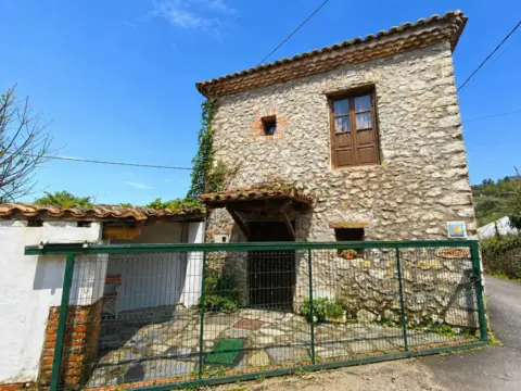 Casa en calle Niembro, nº 1