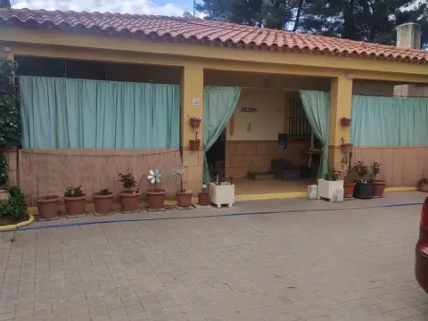 Chalet rústico en Camino Valdepeñas