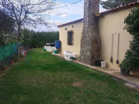 Chalet rústico en Camino Valdepeñas