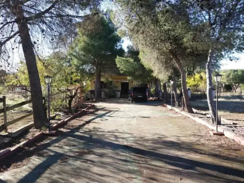 Chalet rústico en calle Crt de Fuente Fresno