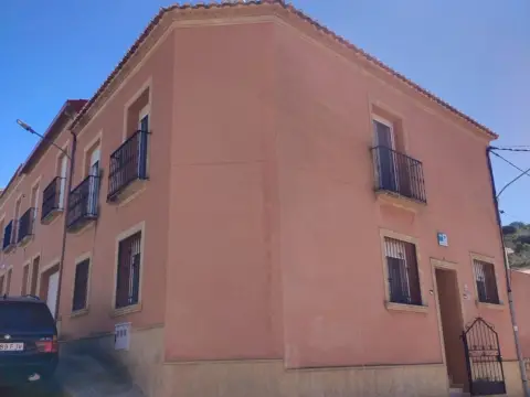 Casa rústica en calle de la Taza