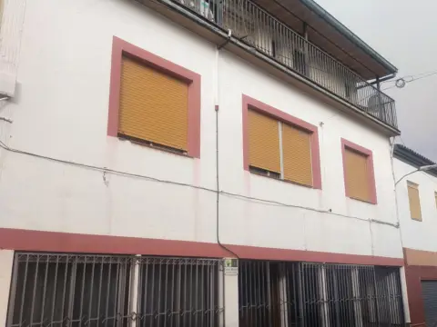 Edificio en calle de las Canalejas, 24