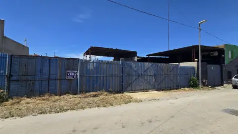 Terreno en calle de los Parrales