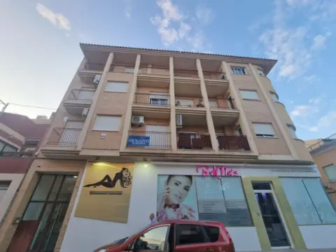 Piso en Avenida de Primero de Mayo