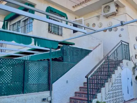 Piso en calle Vía Axial