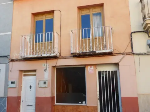 Casa adosada en calle de San Francisco