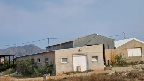 Nave comercial en Pasaje Molino Zabala