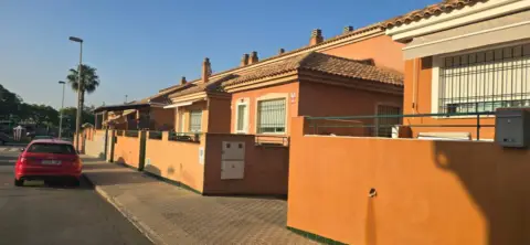 Casa adosada en calle Ben Edrim