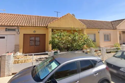 Casa adosada en calle Sofocles