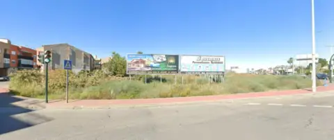Terreno en Avenida de los Dolores