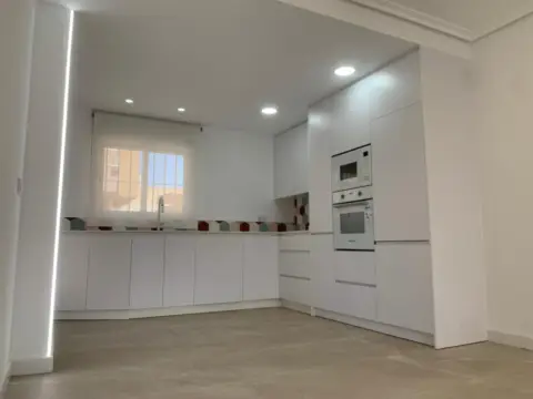 Casa adosada en calle de la Madre de Dios