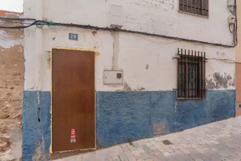 Casa pareada en calle de Castillo