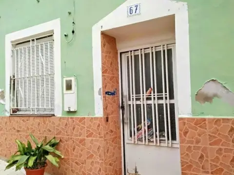 Casa adosada en calle Nueva