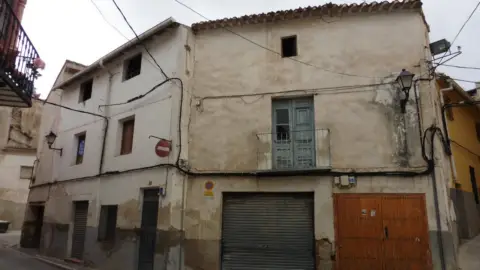 Casa adosada en calle Mayor de Abajo