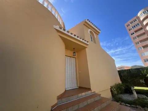 Chalet unifamiliar en calle del Río Genil, 18