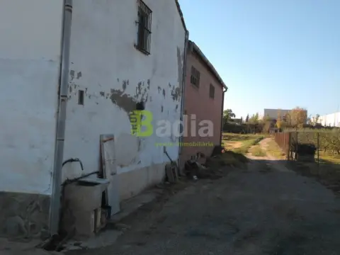 Casa rústica en calle Alcarràs