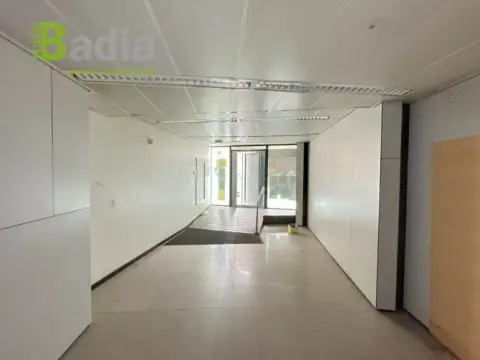 Local comercial en Carrer de Maragall, 17