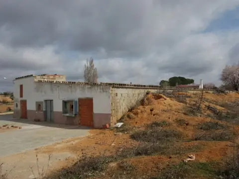 Nave industrial en Casasimarro