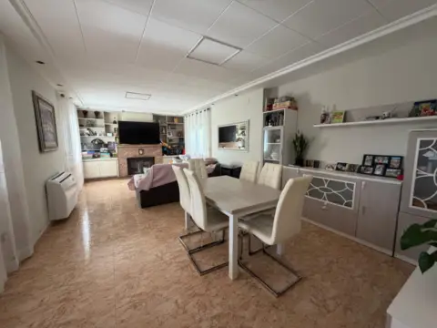 Chalet en Almansa