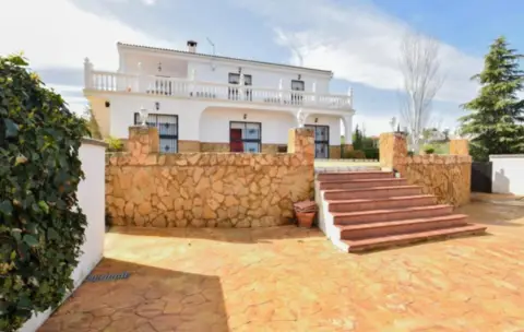 Chalet en calle B, nº 6