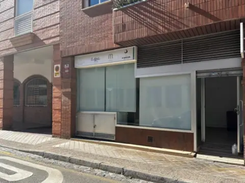 Local comercial en calle Torre Quebrada