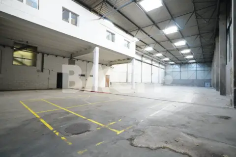 Nave industrial en Carrer de Perot Rocaguinarda